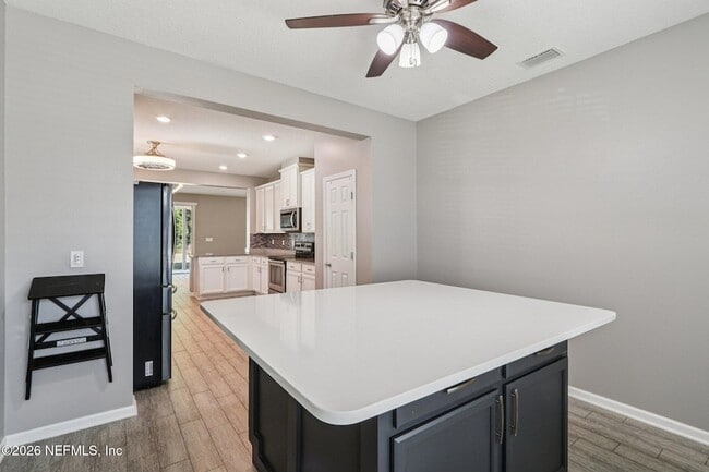 Building Photo - 404 Hepburn Rd