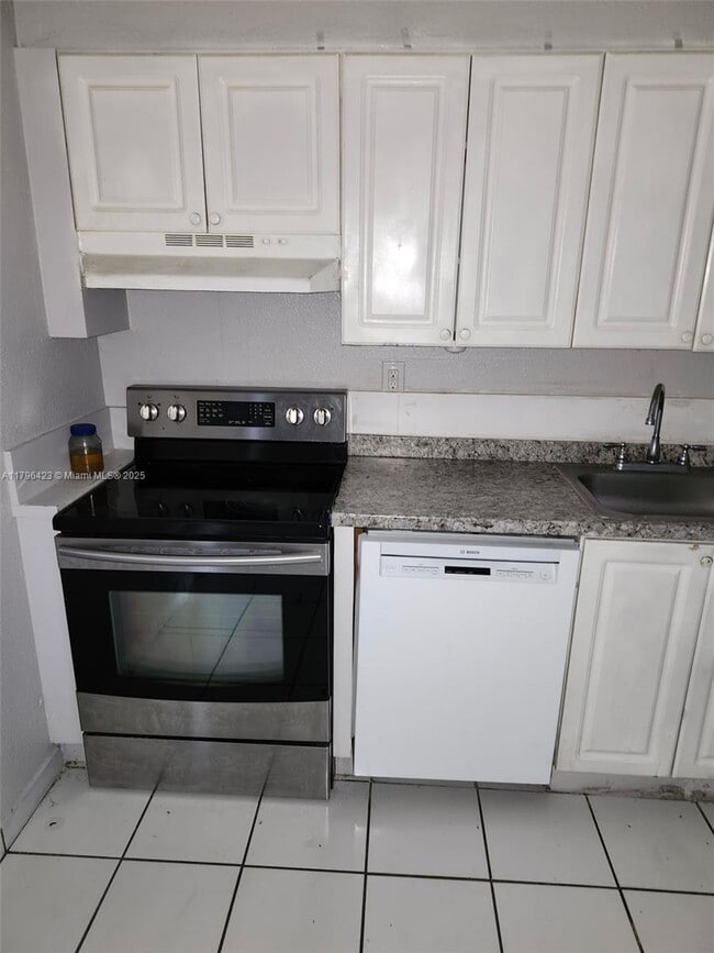 Primary Photo - 5100 SW 41st St