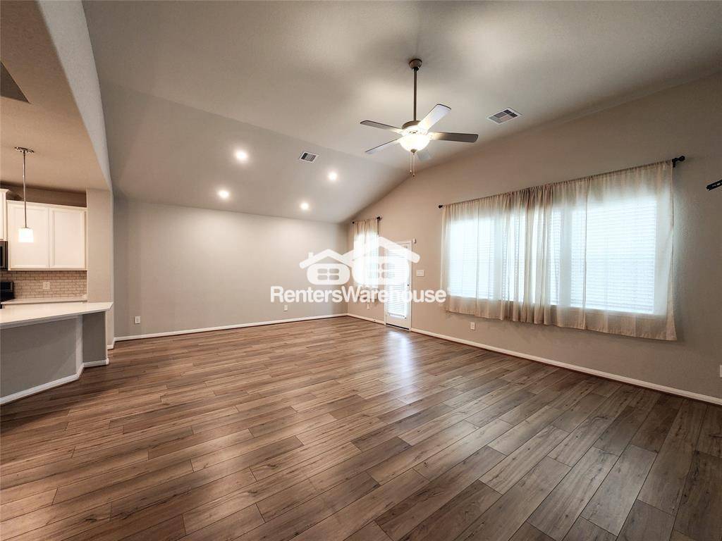 Building Photo - 10714 Clfs Vw Dr