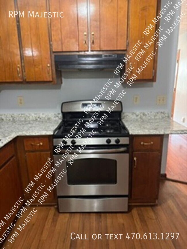 Building Photo - 203 Toby Springs Ln