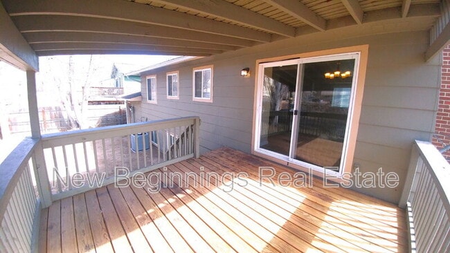 Building Photo - 1204 Commanchero Dr