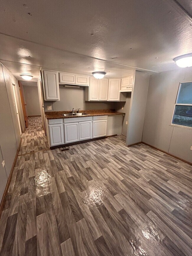 Building Photo - Rent To Own- 1 bed 1 Bath Mobile Home