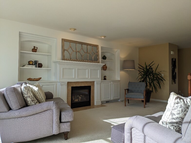 Building Photo - 9786 Emerald Ridge Ave NW