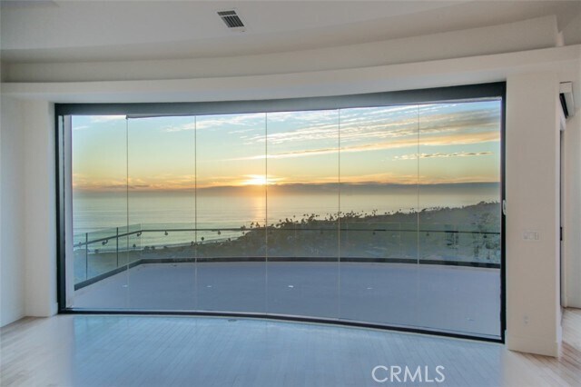 Building Photo - 648 Mystic View