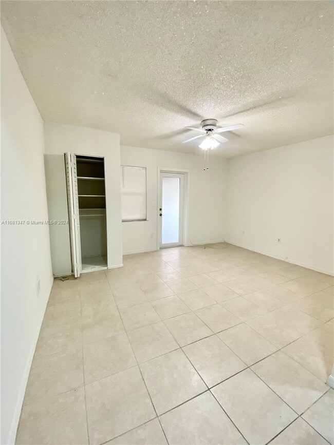 Building Photo - 3360 SW 6th St