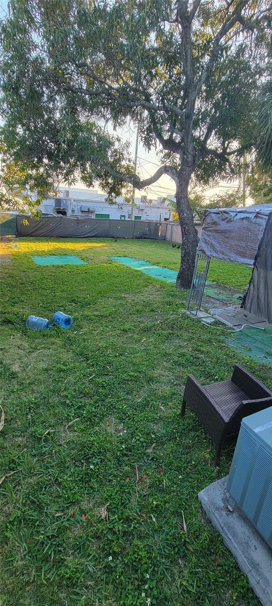 Building Photo - 1938 Fletcher St