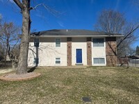 Building Photo - 3102 Aspen Dr