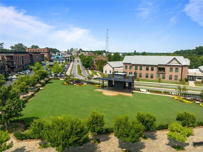 Building Photo - 390 Hembree Rd