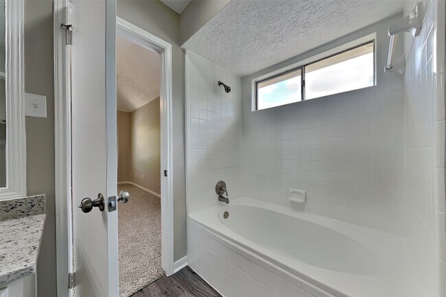 Building Photo - 25814 Richards Rd