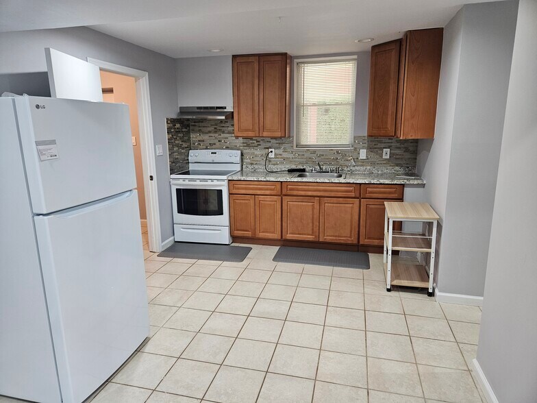 Building Photo - 7508 Tarpley Dr