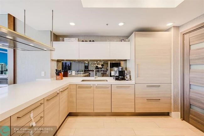 Building Photo - 17301 Biscayne Blvd