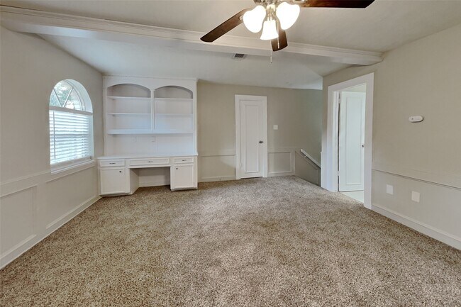 Building Photo - 5307 Summerfield Ln