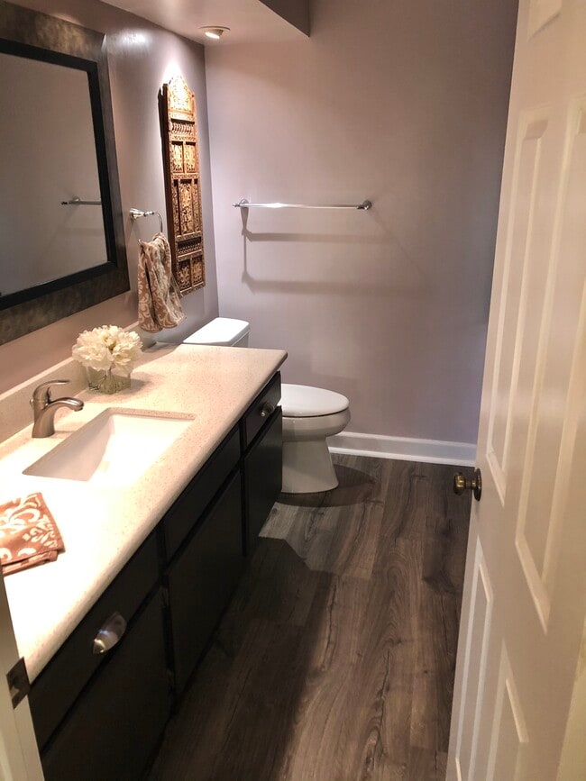 Master bathroom - 4531 Chateau Dr