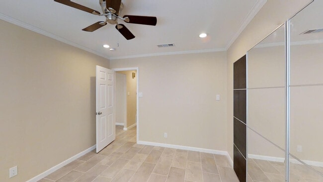 Building Photo - Cozy home by Fort Hood Airfield FULLY REMO...