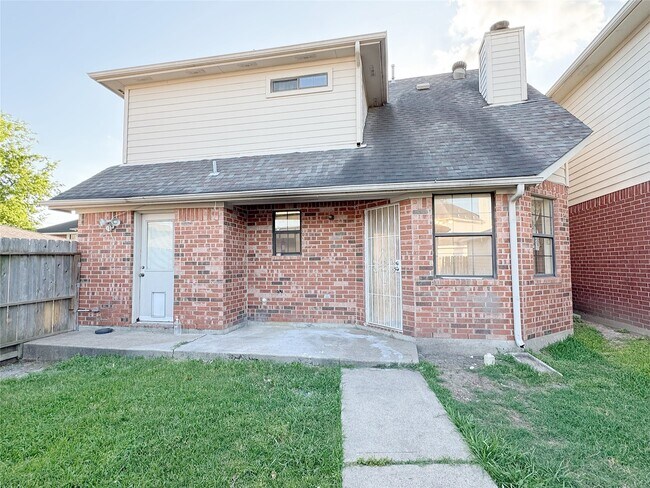 Building Photo - 8631 Mapletwist St