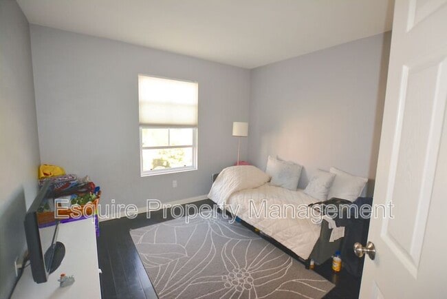 Building Photo - 1371 Dominica Dr