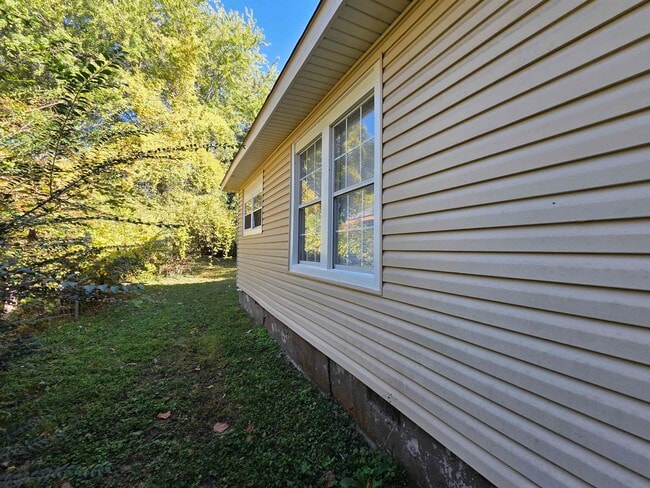 Building Photo - 3648 Faxon Ave