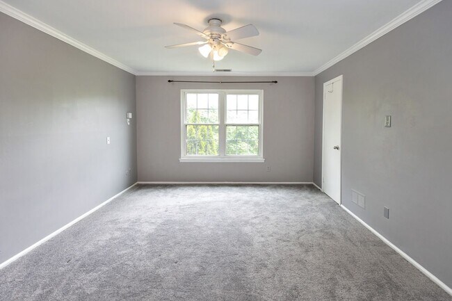 Building Photo - 10-B SUMAC CT