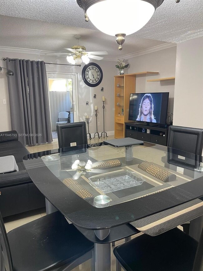 Building Photo - 527 W 68th St