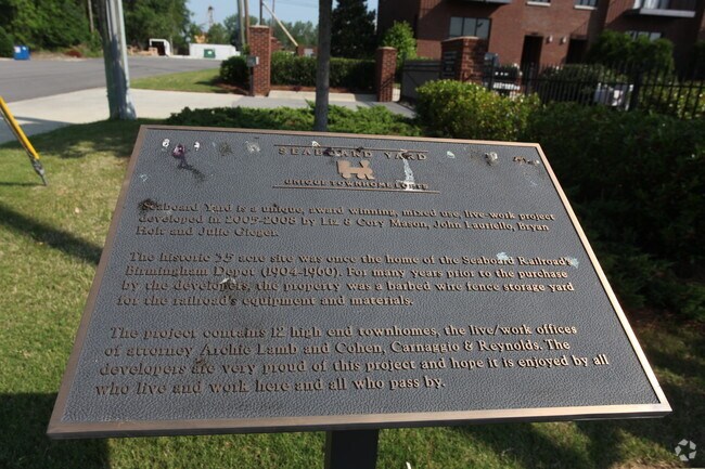 Building Photo - Seaboard Yard Townhomes