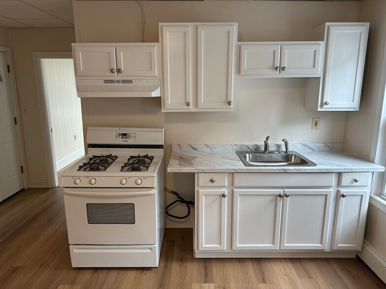 Building Photo - 19 Butterfield St