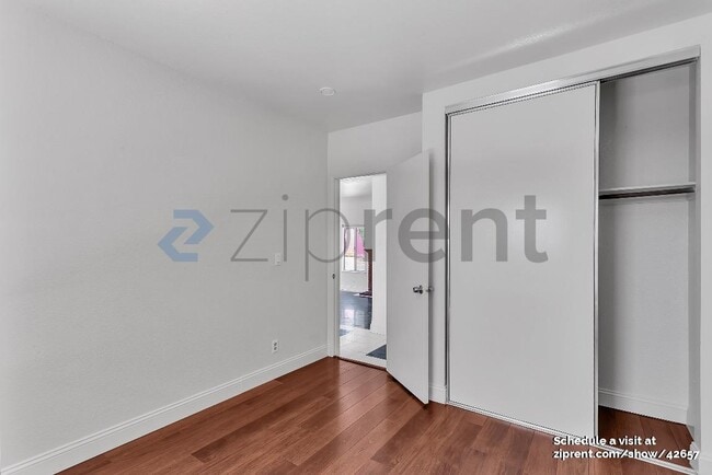 Building Photo - 115 Montego Dr