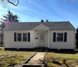 Building Photo - Price Reduced for March Move in