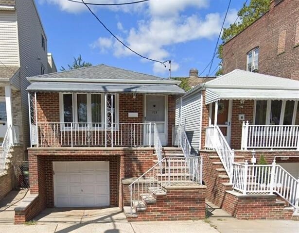 Primary Photo - 773 Ave E