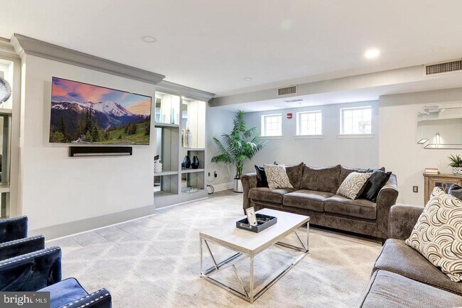 Building Photo - 555 Massachusetts Ave NW