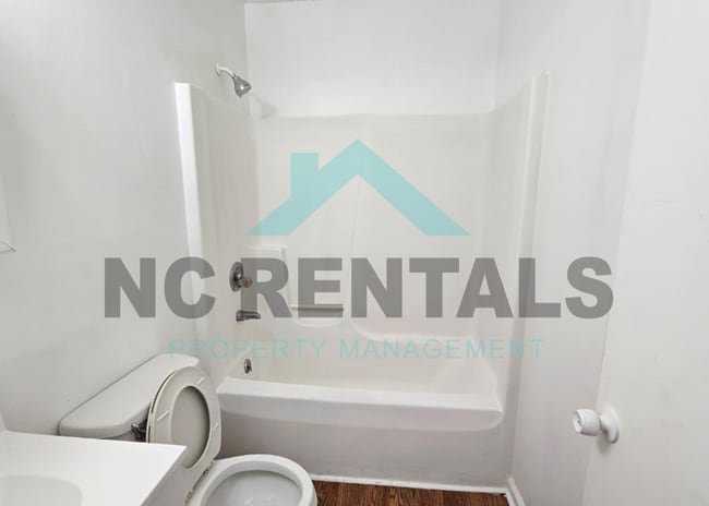 Building Photo - 332 Park Ave