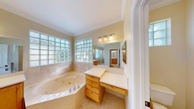 Building Photo - 1007 Grove Park Cir