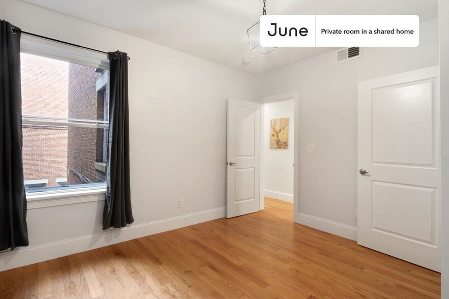 Building Photo - Room in Shared 5 bed/2 bath home in Allston
