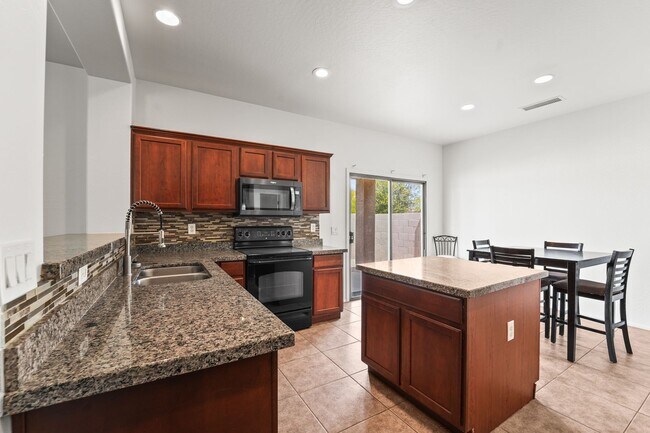Building Photo - 734 W Fruit Tree Ln