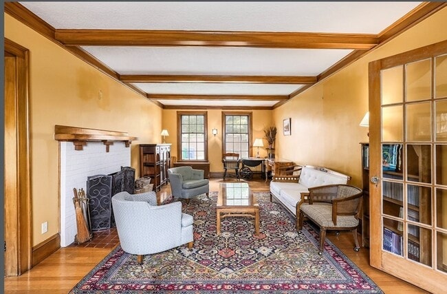 Building Photo - 269 Waltham St