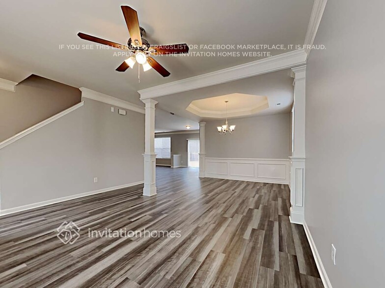 Building Photo - 11733 Oak St