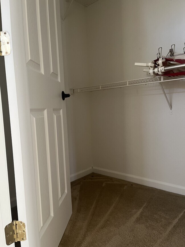 Building Photo - 2177 Stonewater Dr