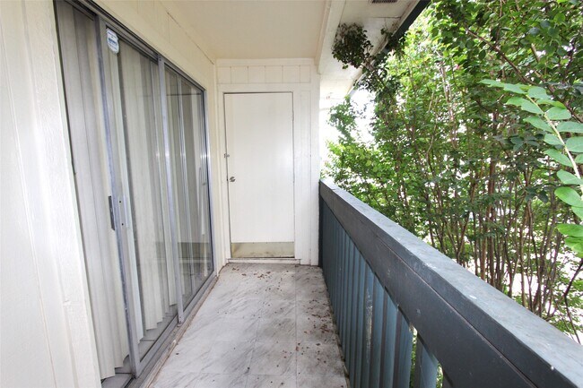 Building Photo - 250 El Dorado Blvd
