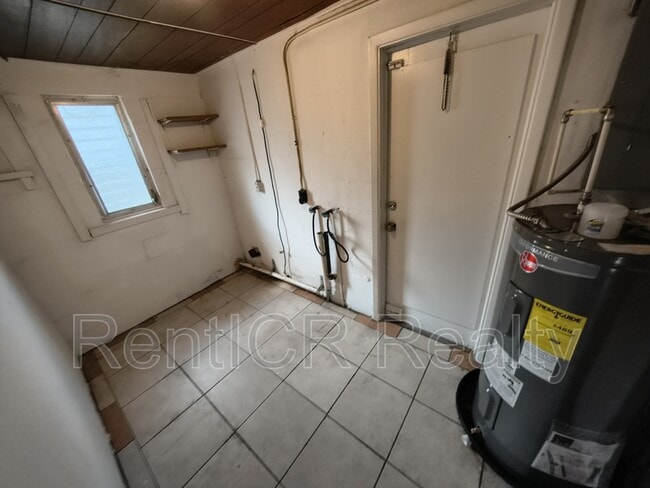 Building Photo - 2128 Riviera Dr