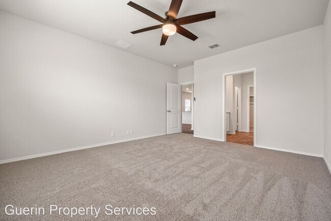 Building Photo - 4 br, 2.5 bath House - 133 Legendary Trail...