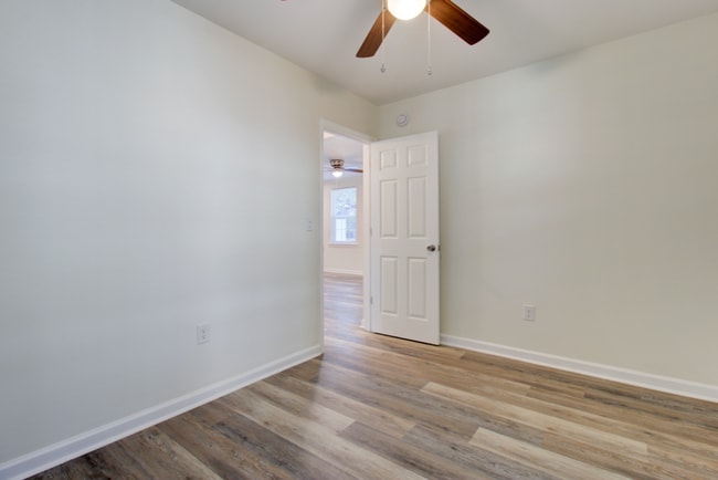 Building Photo - Renovated 3BR/2BA Home for Rent in North Charleston Granite Countertops Stainless Steel Appliances