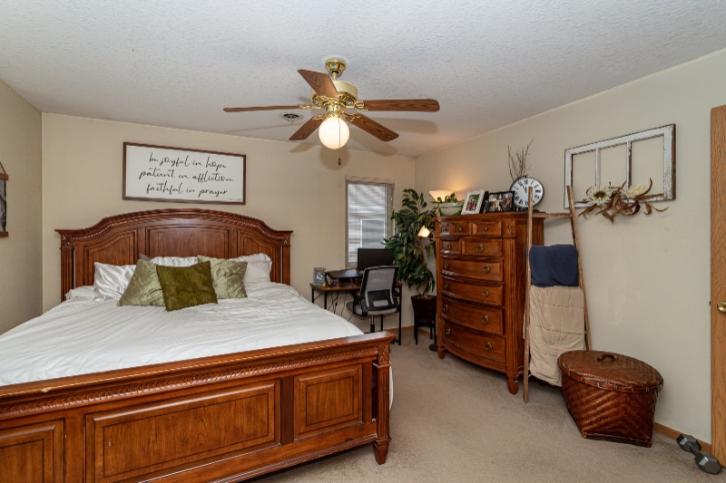 Building Photo - 1435 Prairie Dr