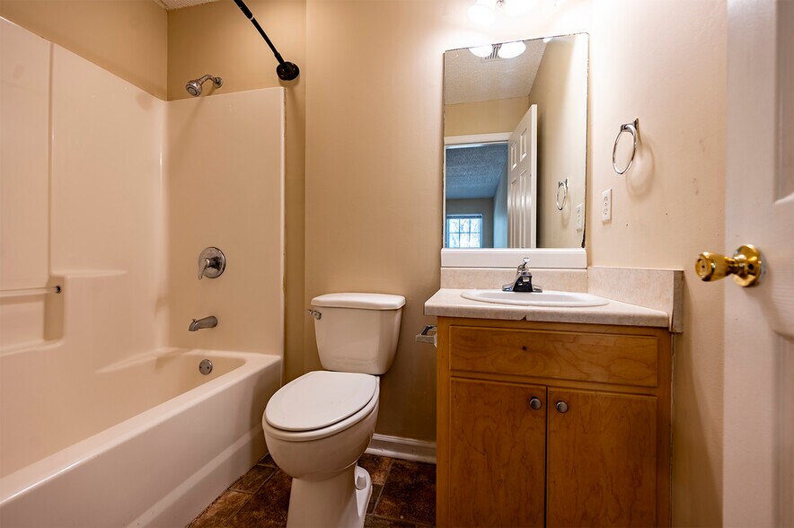 Building Photo - 100 Winding Way