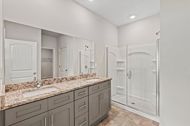 Building Photo - 320 Windemere Lp