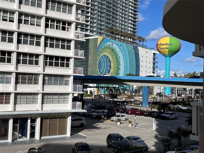 Building Photo - 1825 S Ocean Dr