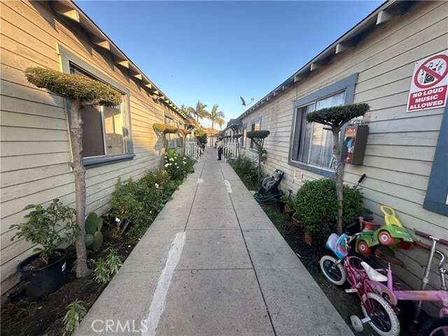 Building Photo - 920 McFarland Ave