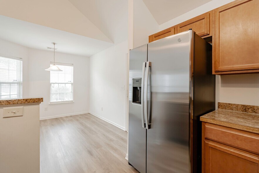 Building Photo - 2016 Culloden Dr