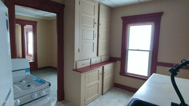 Building Photo - 75 Park St