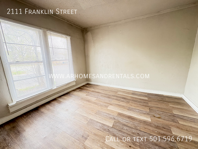 Building Photo - 2111 Franklin St
