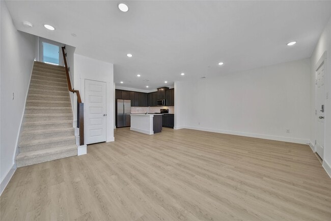 Building Photo - 11915 Carvalho Dr