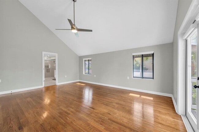 Building Photo - 748 Nina Dr